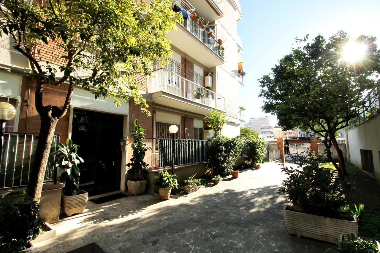 Monteverde Bright Apartment With Garage Rome Exterior photo